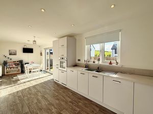 Photo 16- click for photo gallery